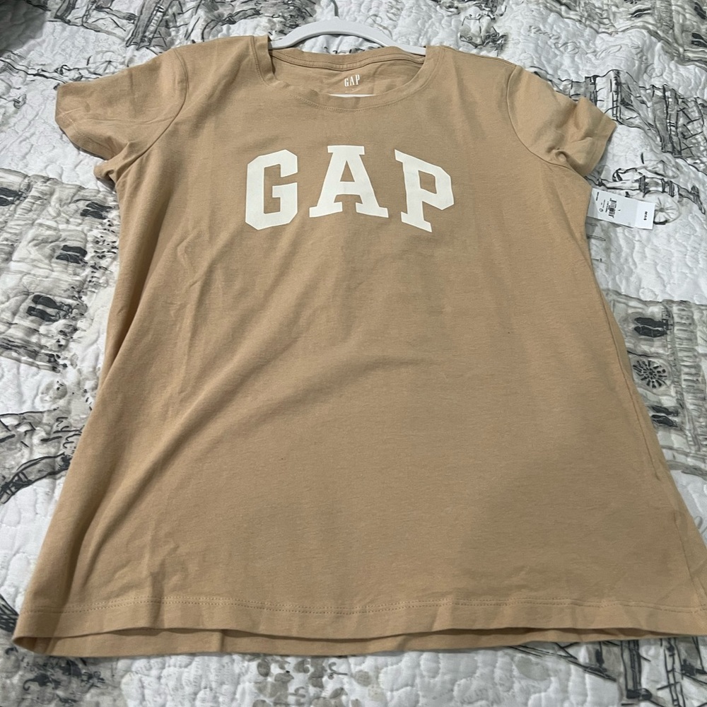 Gap shirt/short sleeve